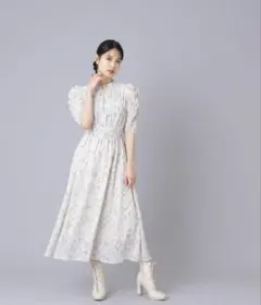 JILL STUART 花柄フレアドレス 半袖 クリーム色