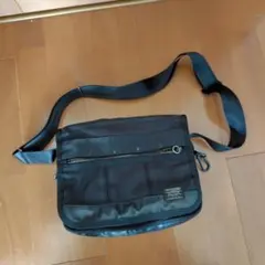 吉田カバン　PORTER　ブラックショルダーバッグ