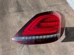 ベンツ W205 Cクラス 後期 左側 テールライト A2059064703 - メルカリ