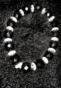 黒と透明の天然石ブレスレット