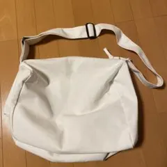 ホワイトキャンバスショルダーバッグ