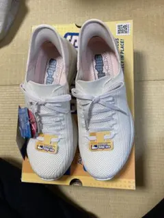 Skechers Slip-ins ホワイトスニーカー