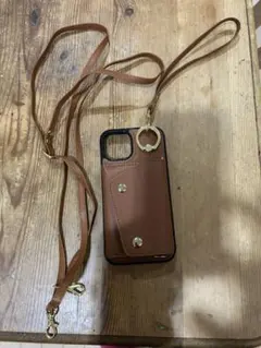 ブラウンショルダーストラップ付きiPhone14ケース
