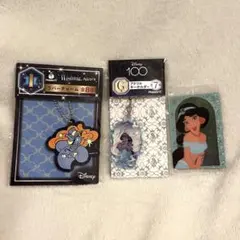ディズニーウエハースカードとハッピーくじキーホルダージャスミン/ジーニーチャーム