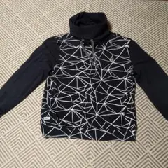 【TRUKFIT】 幾何学模様 ハイネック トレーナー