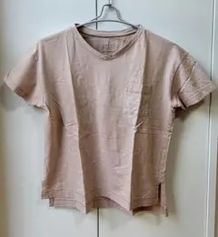 ベージュ Vネック Tシャツ ポケット付き