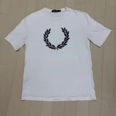 FRED PERRY ローレルリース Tシャツ ベールピンクのサムネイル