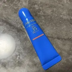 資生堂　UVリップカラースプラッシュ　ウルルレッド　SPF35 PA+++のサムネイル