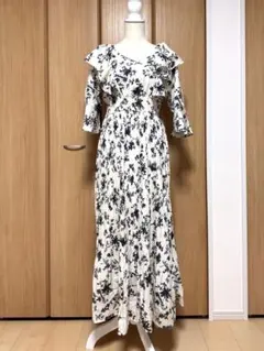 新品　春の花柄フリル付き長袖マキシワンピース【mily bilet】 未使用品