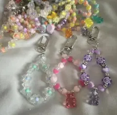 【値下げ中】ハンドメイド　ビーズストラップ　ビーズキーホルダー