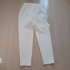 GU ホワイト スリムフィットパンツ ゴム入り