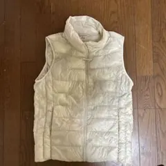 UNIQLO ユニクロ　ウルトラライトダウン　ベスト　オフホワイト　M