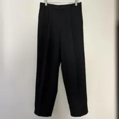 【美品】ユニクロ タックワイドテーパードパンツ（ブラック•S）【今期モデル】