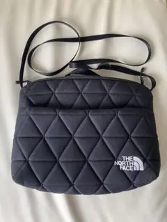 THE NORTH FACE ブラックショルダーバッグ
