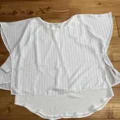 ホワイトストライプシャツ