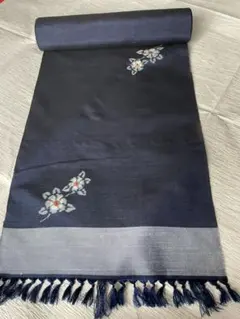 十日町紬　着尺　新品・未仕立て　紺地　花柄　お洒落