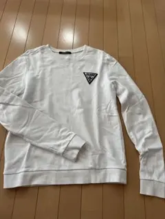 GUESS ホワイト トレーナー ロゴ刺繍　レディース