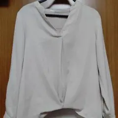 OPAQUE.CLIP ベージュ Vネック長袖シャツ