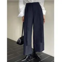 タックワイドパンツ　ロールアップ　ネイビー　ストレート　きれいめ　UNIQLO