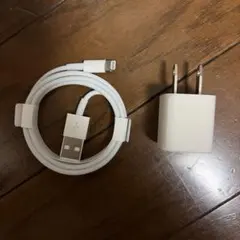 新品　iPhone　純正ライトニングケーブル・数回使用　純正USB充電器アダプタ