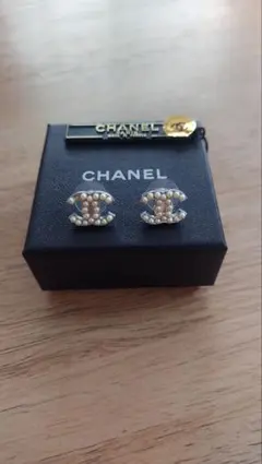 CHANEL パール付きCCロゴピアス　箱あり