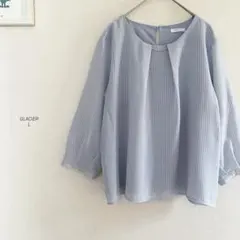 GLACIER チャーム付きストライプシフォンブラウス　ライトブルー6099