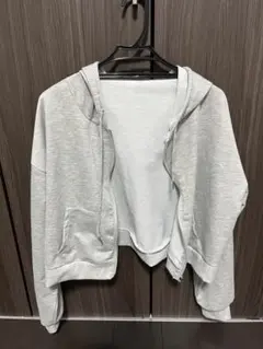 グレー フード付き ジッパーパーカー