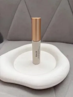 【美品】ミネラルインナートリートメントリキッドコンシーラー ナチュラルベージュ