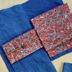 美品！【八寸 名古屋帯】紬 型絵染 手染め 花唐草 鳥 茜色 藍色 萌葱色 正絹 美品！【八寸 名古屋帯】紬 型絵染 手染め 花唐草 鳥 茜色 藍色 萌葱色