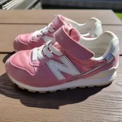 New Balance ピンク スニーカー ベルクロ