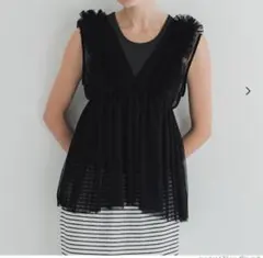 coca チュールVネックトップス