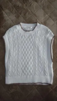ケーブル編みノースリーブニット Lサイズ ホワイト