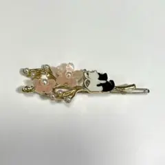 猫とお花とパールのヘアピン
