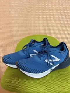 【極美品中古】New Balance FUELCORE ECHO スニーカー