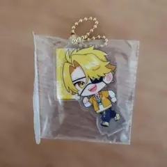 カラフルピーチ アクリルキーホルダー たっつん