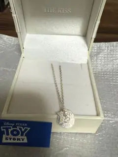 ディズニー公式 THE KISS トイストーリー 星ネックレス 新品