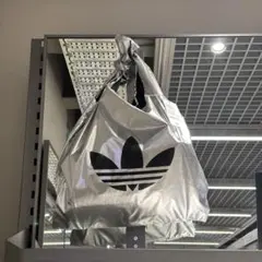 韓国限定 adidas エコバッグ シルバー　新品・未使用