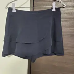 マックスアンドコー　ネイビー フリル付きショートパンツ