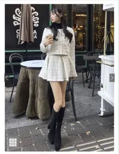 ノーカラージャケット×ミニスカートツイードチェック柄セットアップ