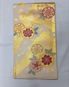 華やかな金色の袋帯