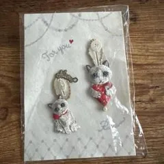 ラカム　立体刺繍　ツンデレキャット ボタンブローチ２個セット