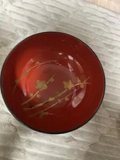 新品　特選 赤い漆器 菓子器 金色の花模様