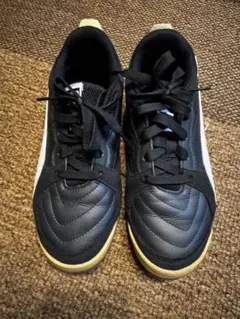 PUMA ブラック　フットサルシューズ　23.5cm
