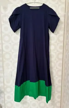 ネイビーとグリーンの半袖ワンピース定価10,000円