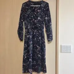 ネイビー花柄ラップドレス