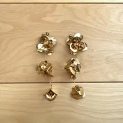 金色の蝶と花のイヤリングセット