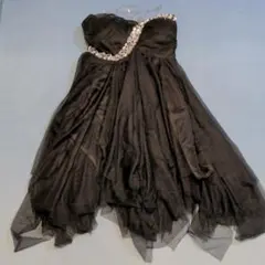 ビジュー付きブラックチュールドレス