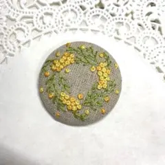 ハンドメイド☆刺繍ブローチ✱736