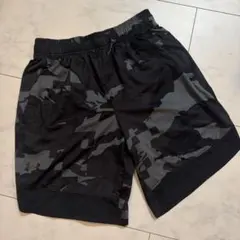 Under Armour ブラック カモフラージュ ショートパンツ MD