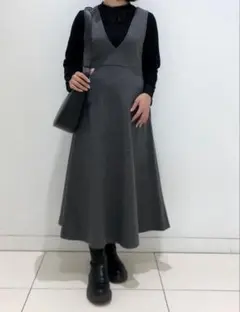 ユニクロ　ブラッシュドジャージージャンパースカート　グレー